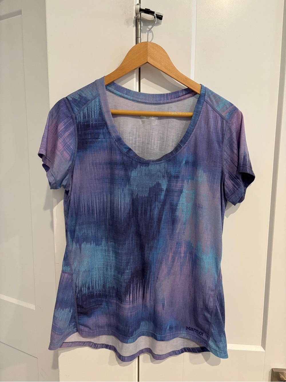 Marmot Purple & Blue Athletic Short-Sleeve Tee. Size L